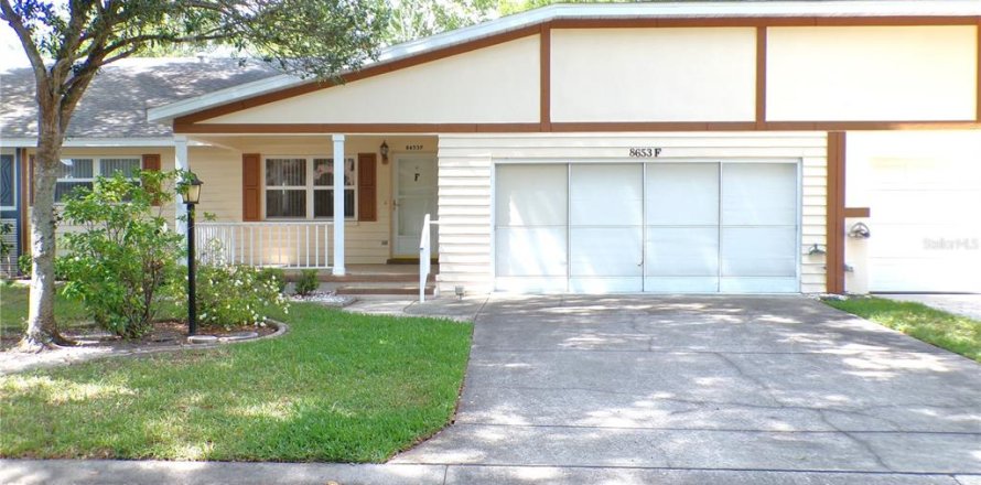 House in Ocala, Florida 2 bedrooms, 143.16 sq.m. № 1659782