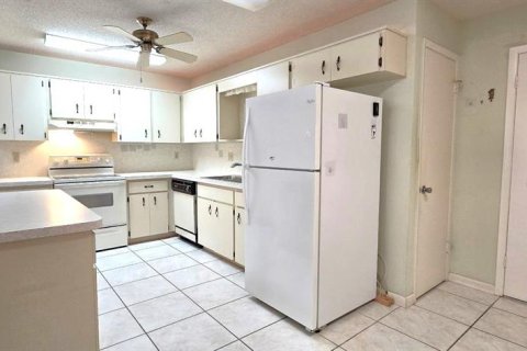 House in Ocala, Florida 2 bedrooms, 143.16 sq.m. № 1659782 - photo 12
