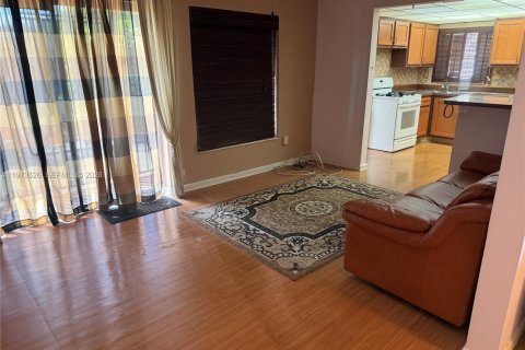 Купить виллу или дом в Майами-Гарденс, Флорида 3 спальни, 126.72м2, № 2034129 - фото 6