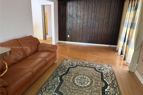 Купить виллу или дом в Майами-Гарденс, Флорида 3 спальни, 126.72м2, № 2034129 - фото 3