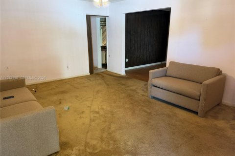 Купить виллу или дом в Майами-Гарденс, Флорида 3 спальни, 126.72м2, № 2034129 - фото 5