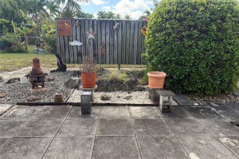 Купить виллу или дом в Майами-Гарденс, Флорида 3 спальни, 126.72м2, № 2034129 - фото 17