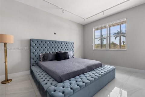 Copropriété à louer à Coral Gables, Floride: 2 chambres, 100.52 m2 № 2051563 - photo 18