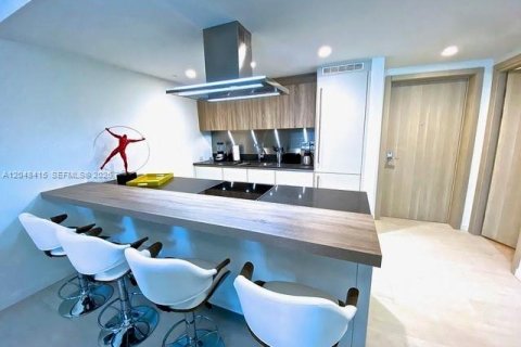 Снять в аренду кондоминиум в Майами, Флорида 1 спальня, 80.82м2, № 2145877 - фото 3