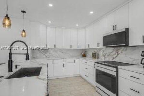 Купить виллу или дом в Марафон, Флорида 2 спальни, 130.43м2, № 2024272 - фото 14