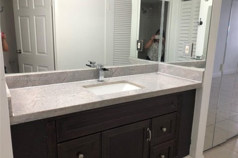 Appartement à louer à North Miami, Floride: 1 chambre, 66.89 m2 № 1702066 - photo 8