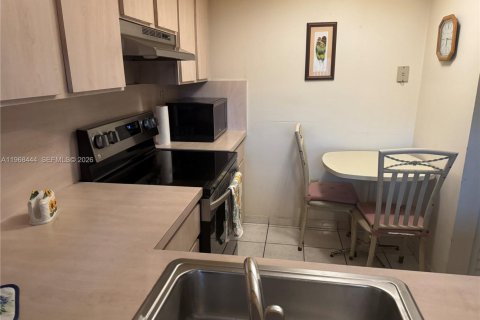 Condominio en venta en Miami, Florida, 1 dormitorio, 65.77 m2 № 2029952 - foto 3