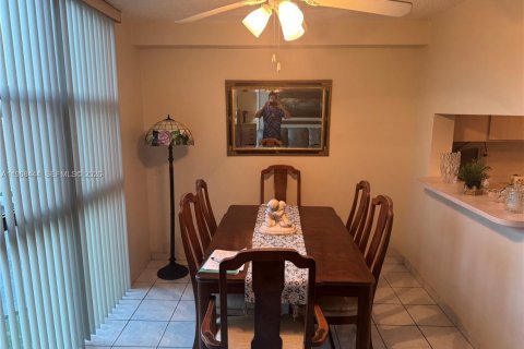 Condominio en venta en Miami, Florida, 1 dormitorio, 65.77 m2 № 2029952 - foto 5