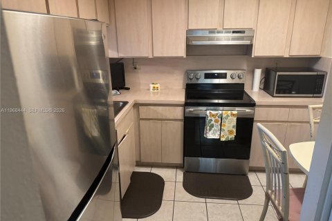 Condominio en venta en Miami, Florida, 1 dormitorio, 65.77 m2 № 2029952 - foto 2