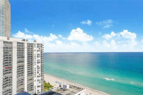 Снять в аренду кондоминиум в Санни-Айлс-Бич, Флорида 2 спальни, 132.2м2, № 2034263 - фото 17