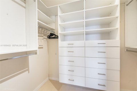 Снять в аренду кондоминиум в Санни-Айлс-Бич, Флорида 2 спальни, 132.2м2, № 2034263 - фото 12