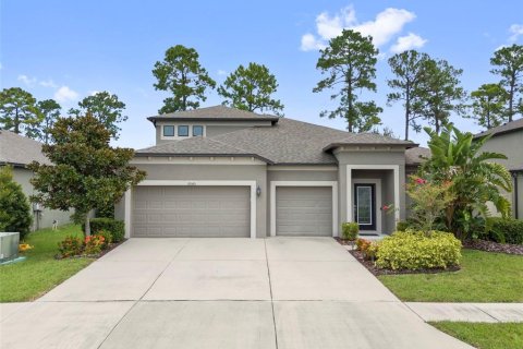 Casa en venta en Spring Hill, Florida, 5 dormitorios, 293.11 m2 № 1901623 - foto 1