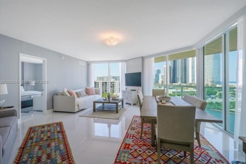 Condo in Sunny Isles Beach, Florida, 3 bedrooms  № 2180387 - photo 2