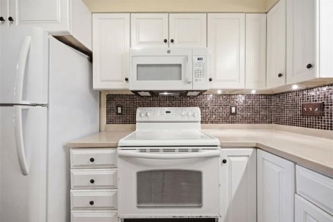 Купить кондоминиум в Тарпон-Спрингс, Флорида 3 комнаты, 98.94м2, № 2102455 - фото 7