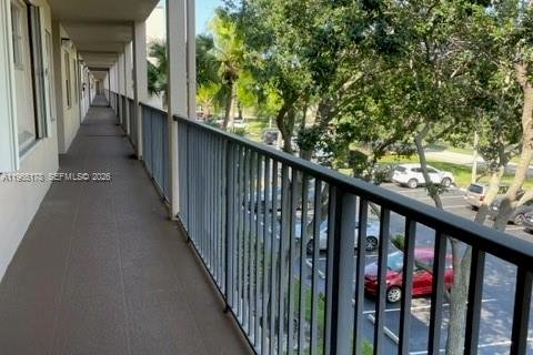 Condominio en alquiler en Pembroke Pines, Florida, 1 dormitorio, 97.08 m2 № 2026491 - foto 17