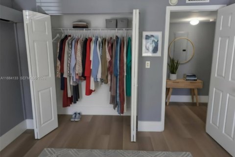 Снять в аренду кондоминиум в Майами, Флорида 3 спальни, 117.24м2, № 2079202 - фото 17