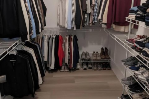 Снять в аренду кондоминиум в Майами, Флорида 3 спальни, 117.24м2, № 2079202 - фото 4
