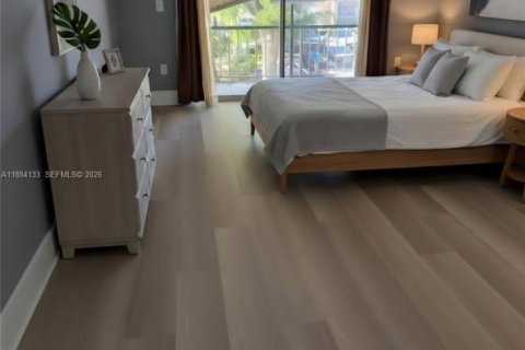 Снять в аренду кондоминиум в Майами, Флорида 3 спальни, 117.24м2, № 2079202 - фото 1