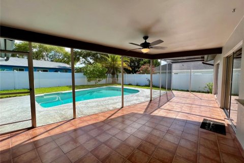Villa ou maison à louer à Safety Harbor, Floride: 4 chambres, 181.9 m2 № 1843287 - photo 27