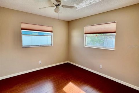 Villa ou maison à louer à Safety Harbor, Floride: 4 chambres, 181.9 m2 № 1843287 - photo 15