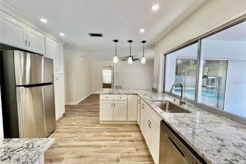 Villa ou maison à louer à Safety Harbor, Floride: 4 chambres, 181.9 m2 № 1843287 - photo 6
