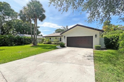 Villa ou maison à louer à Coconut Creek, Floride: 3 chambres, 147.25 m2 № 2393223 - photo 2