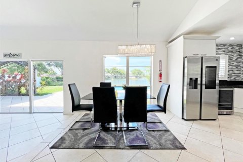 Villa ou maison à louer à Coconut Creek, Floride: 3 chambres, 147.25 m2 № 2393223 - photo 8