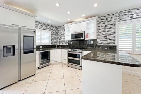 Villa ou maison à louer à Coconut Creek, Floride: 3 chambres, 147.25 m2 № 2393223 - photo 10