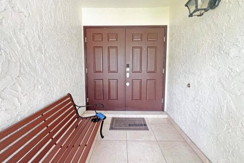 Villa ou maison à louer à Coconut Creek, Floride: 3 chambres, 147.25 m2 № 2393223 - photo 4