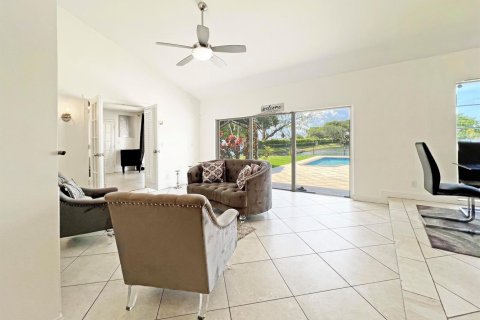 Villa ou maison à louer à Coconut Creek, Floride: 3 chambres, 147.25 m2 № 2393223 - photo 5