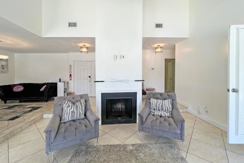 Villa ou maison à louer à Coconut Creek, Floride: 3 chambres, 147.25 m2 № 2393223 - photo 6