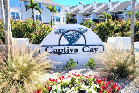 Townhouse in Saint Pete Beach, Florida 3 bedrooms, 190.45 sq.m. № 2219550 - photo 13