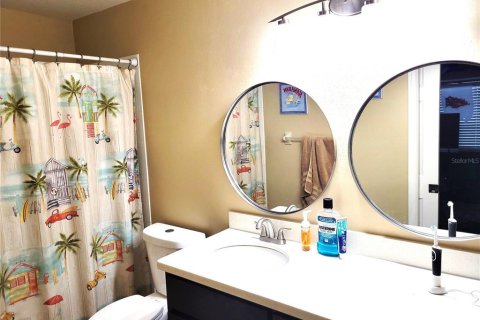 Townhouse in Saint Pete Beach, Florida 3 bedrooms, 190.45 sq.m. № 2219550 - photo 8