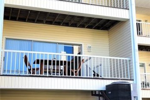 Townhouse in Saint Pete Beach, Florida 3 bedrooms, 190.45 sq.m. № 2219550 - photo 12