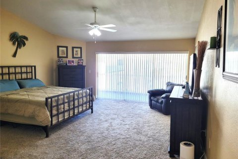 Townhouse in Saint Pete Beach, Florida 3 bedrooms, 190.45 sq.m. № 2219550 - photo 5