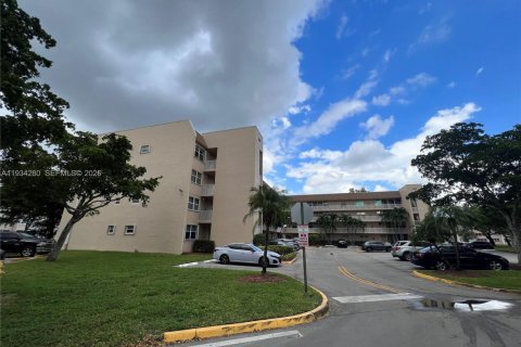 Купить кондоминиум в Санрайз, Флорида 2 спальни, 103.12м2, № 2000260 - фото 19