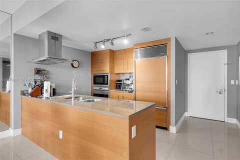 Condominio en venta en Miami, Florida, 1 dormitorio, 96.15 m2 № 2047296 - foto 7