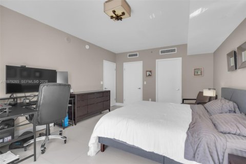Condominio en venta en Miami, Florida, 1 dormitorio, 96.15 m2 № 2047296 - foto 14
