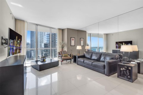 Condominio en venta en Miami, Florida, 1 dormitorio, 96.15 m2 № 2047296 - foto 3