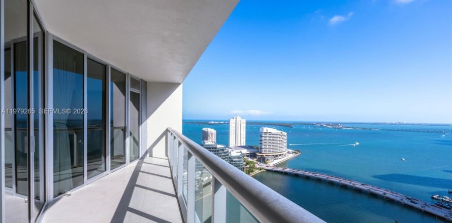 Condominio en Miami, Florida, 1 dormitorio  № 2047296