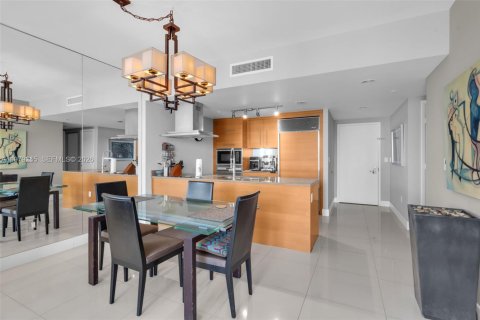 Condominio en venta en Miami, Florida, 1 dormitorio, 96.15 m2 № 2047296 - foto 10