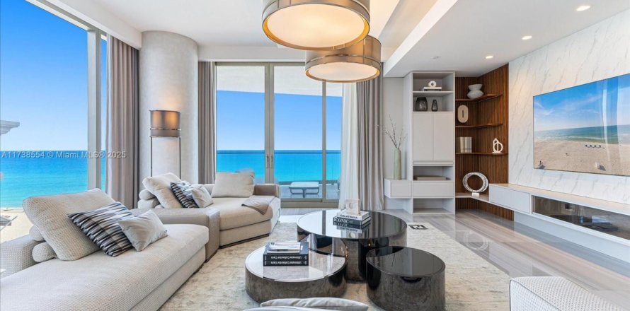 Condominio en Sunny Isles Beach, Florida, 5 dormitorios № 1936836