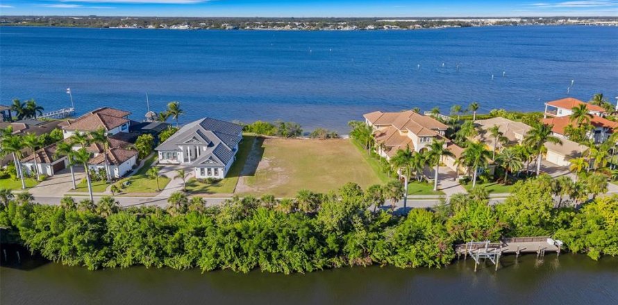 Land in Bradenton, Florida № 2092946