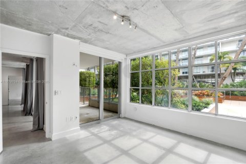 Copropriété à vendre à Miami, Floride: 2 chambres, 91.6 m2 № 1698822 - photo 11