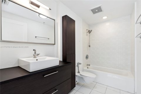 Copropriété à vendre à Miami, Floride: 2 chambres, 91.6 m2 № 1698822 - photo 13