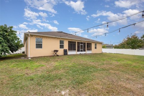 Villa ou maison à Deltona, Floride 5 chambres, 285.4 m2 № 2108933