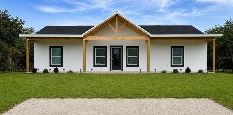 House in Okeechobee, Florida 3 bedrooms, 145.58 sq.m. № 2202252
