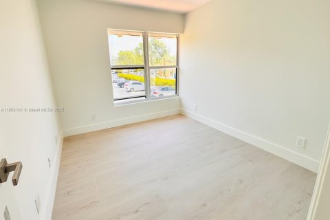 Townhouse in North Miami Beach, Florida 3 bedrooms, 158.86 sq.m. № 1888179 - photo 9