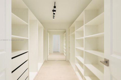 Townhouse in North Miami Beach, Florida 3 bedrooms, 158.86 sq.m. № 1888179 - photo 7