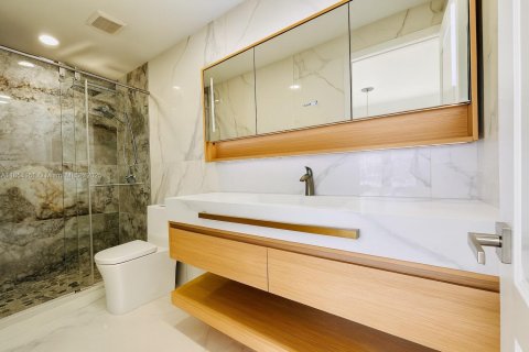 Townhouse in North Miami Beach, Florida 3 bedrooms, 158.86 sq.m. № 1888179 - photo 8